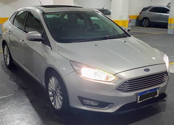 FORD FOCUS 2.0 TITANIUM FASTBACK 16V FLEX 4P POWERSHIFT